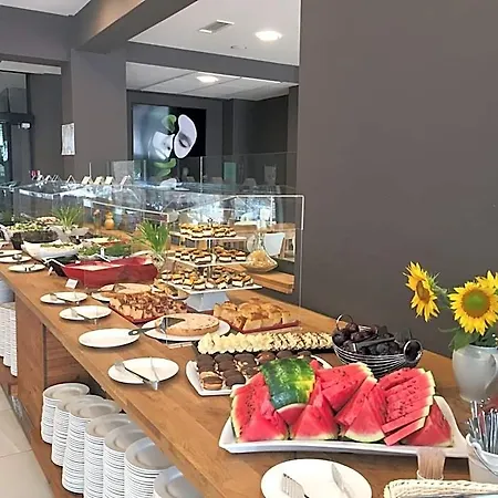 Gladiola Akacia 3-star Hotel